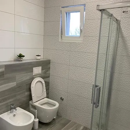 Apartment Viki Lozovac