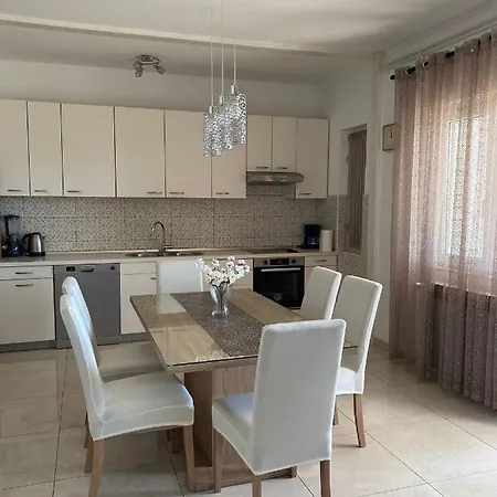 Viki Appartement Lozovac